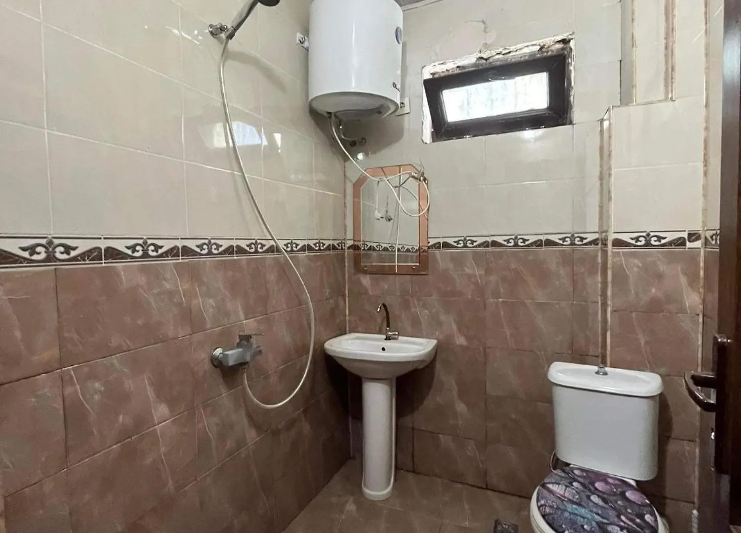 Guesthouse Nuri Batumi 0*,  Grúzia